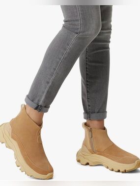 NWT Sorel Kinetic Breakthru Acadia Waterproof Ankle Boots - size 11